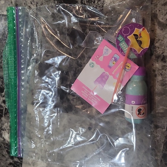 Miniverse Make It Mini Grape Soda - Picture 3 of 3